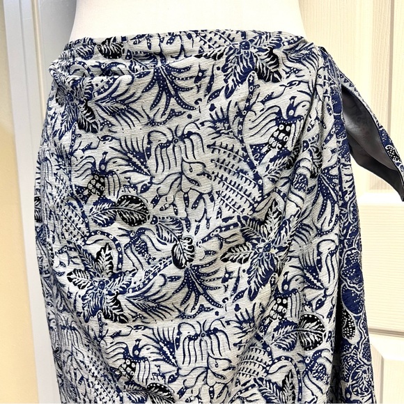Dana Buchman 100% silk boho indigo batik maxi skirt beach wrap Sarong resort 10 - Picture 4 of 10